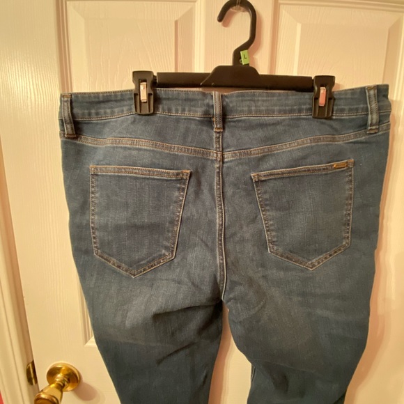 MATILDA JANE Sz 16 ladies jeans. NWT Length is 28! Stretchy straight legs! - Picture 5 of 5